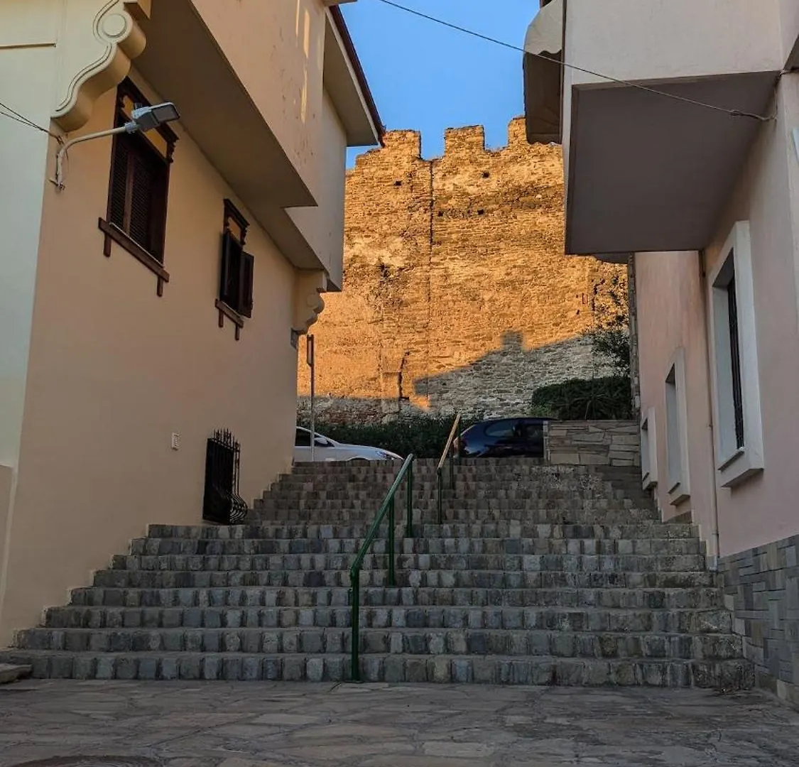 Apartment Under Castle Walls Cottage Thessaloniki